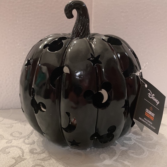 Mickey Mouse LED faux pumpkin - Picture 9 of 15